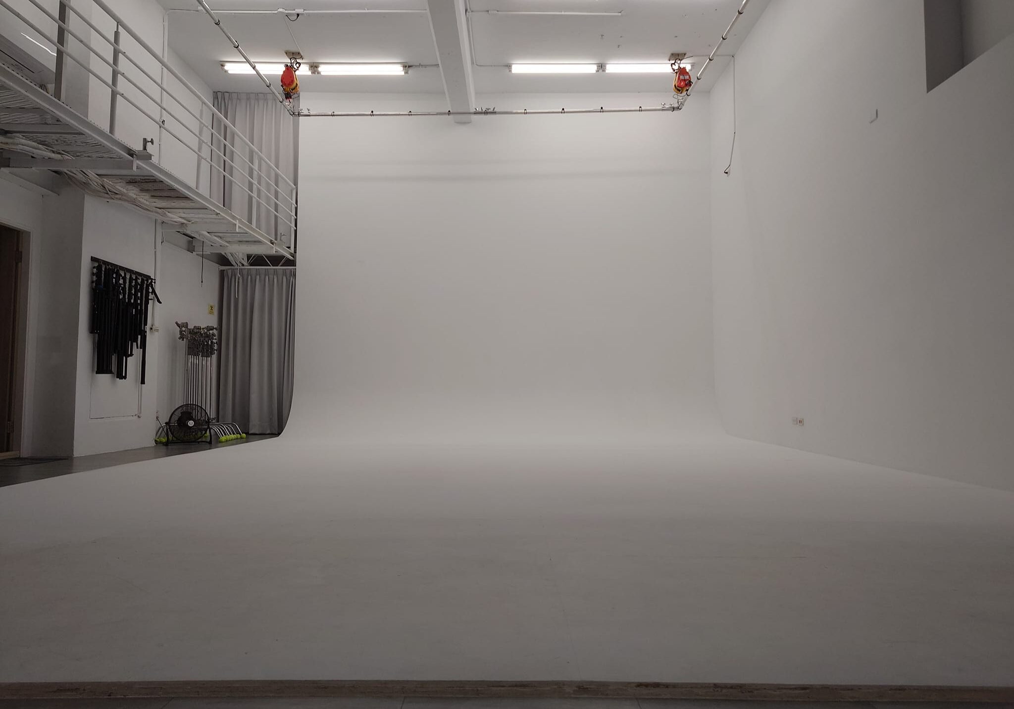 434279104_907047961431427_3392727167217494930_n